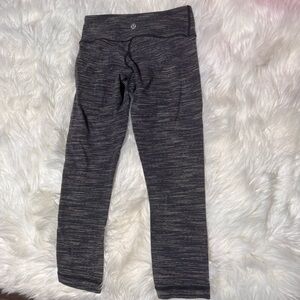 ⬇️$32‎ Lululemon leggings grey size 2